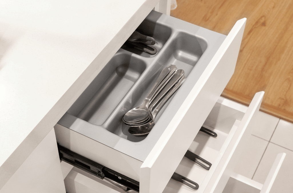 SOS rangement maison : par où commencer quand on est submergé ?