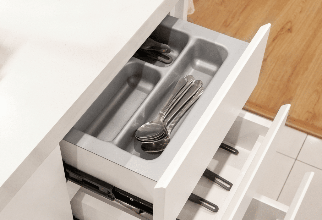SOS rangement maison : par où commencer quand on est submergé ?